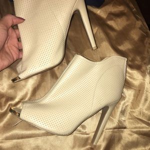 Tan/Nude Heels women’s size 5 1/2